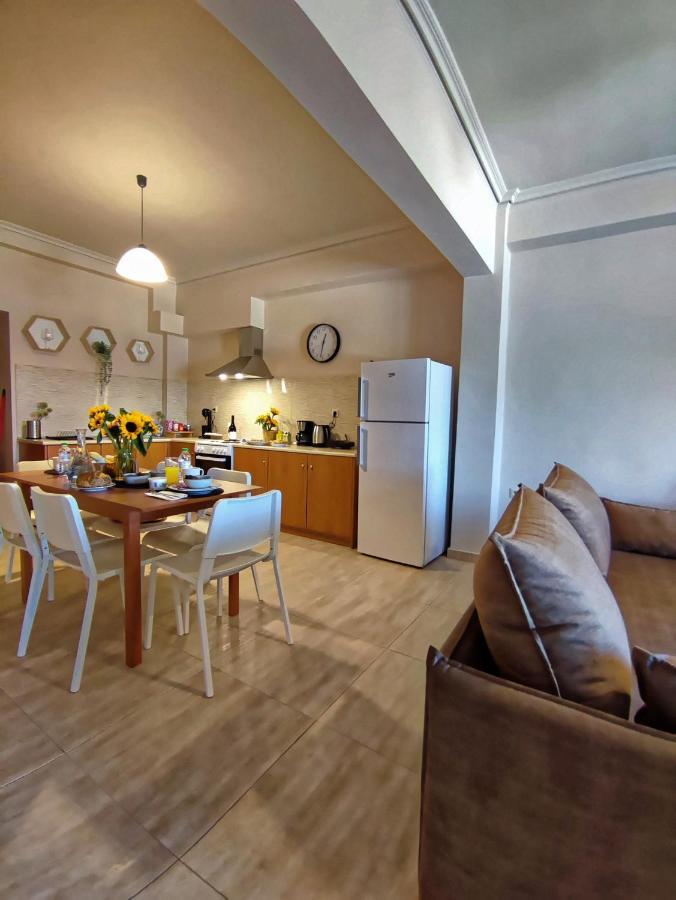 Seaview-Apartments Palaiá Fókaia Eksteriør bilde